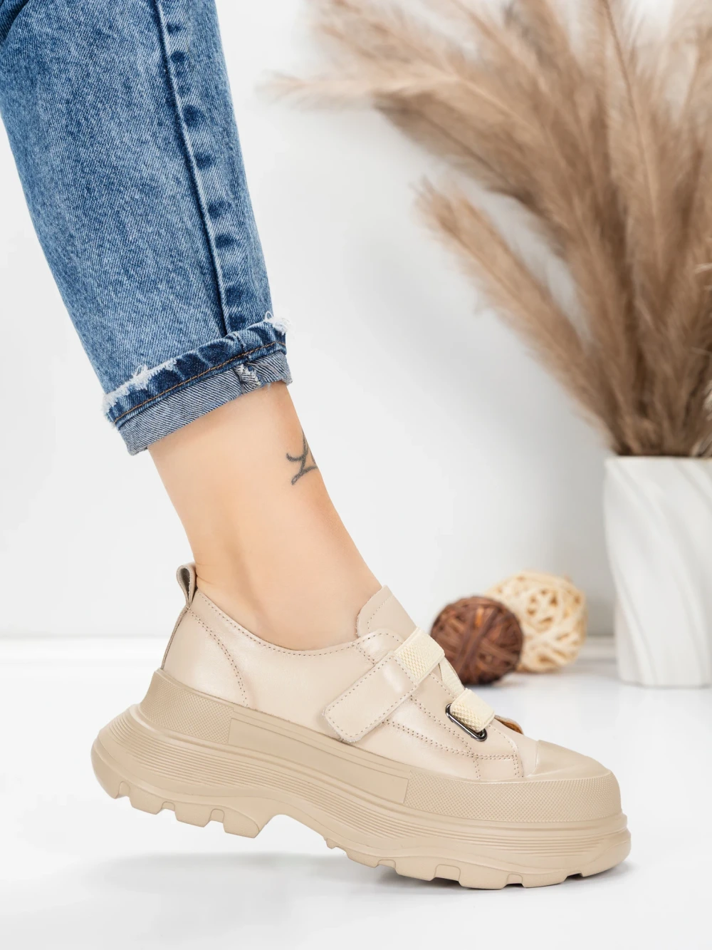 Meimall.ro Pantofi Sport Dama din piele naturala 6806 Crem | Advancer